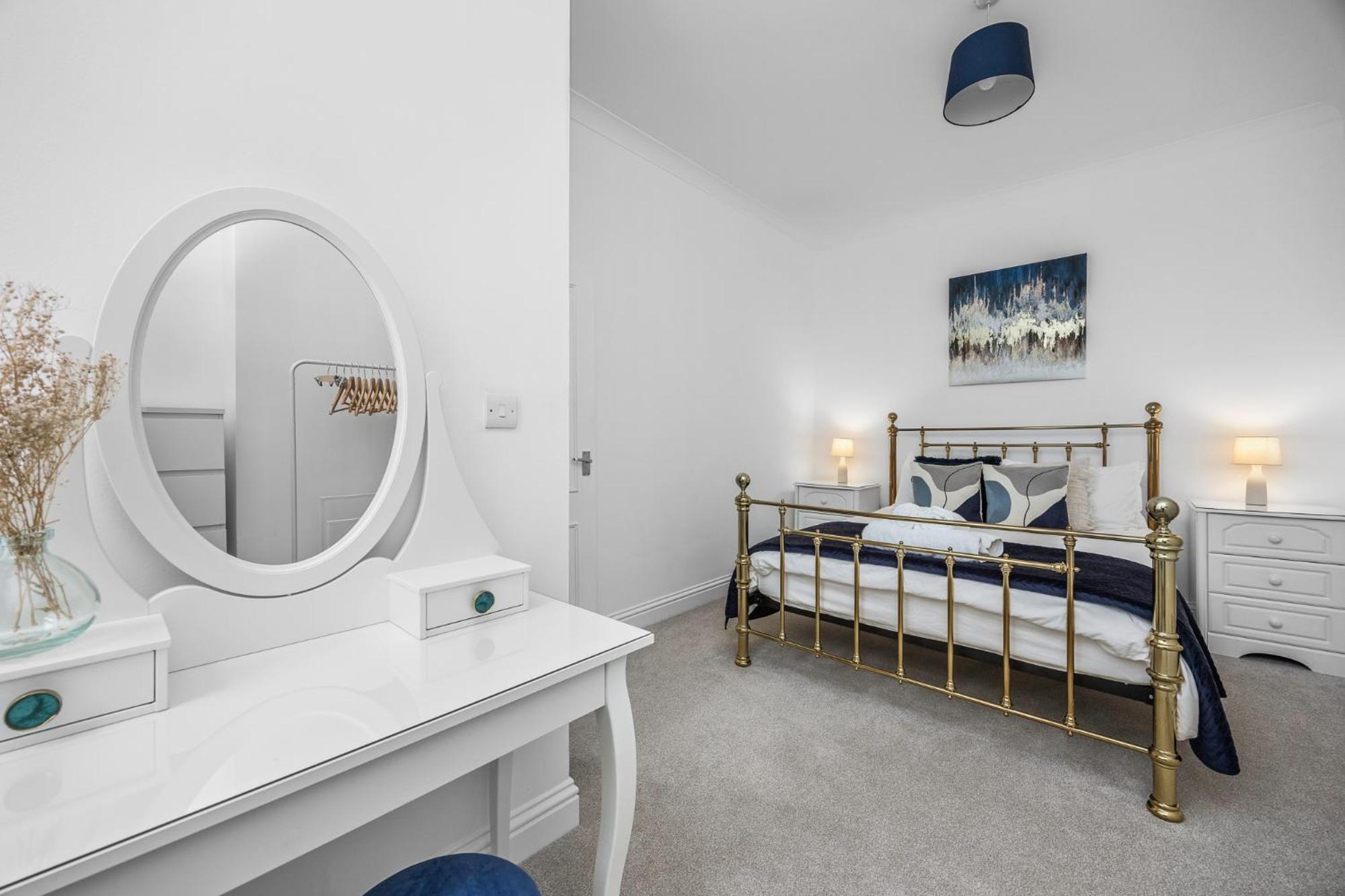 2 Bedroom Flat - With King Sized Beds, Netflix And Sky - Perfect For Contractors, Vacation Guests Or Those Relocating Brighton Exterior foto